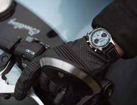 Speed Twin Edition between Breitling and Triumph Motorcycles