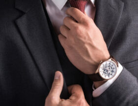 Watches to wear: Suits and Outfits color to wear with watches