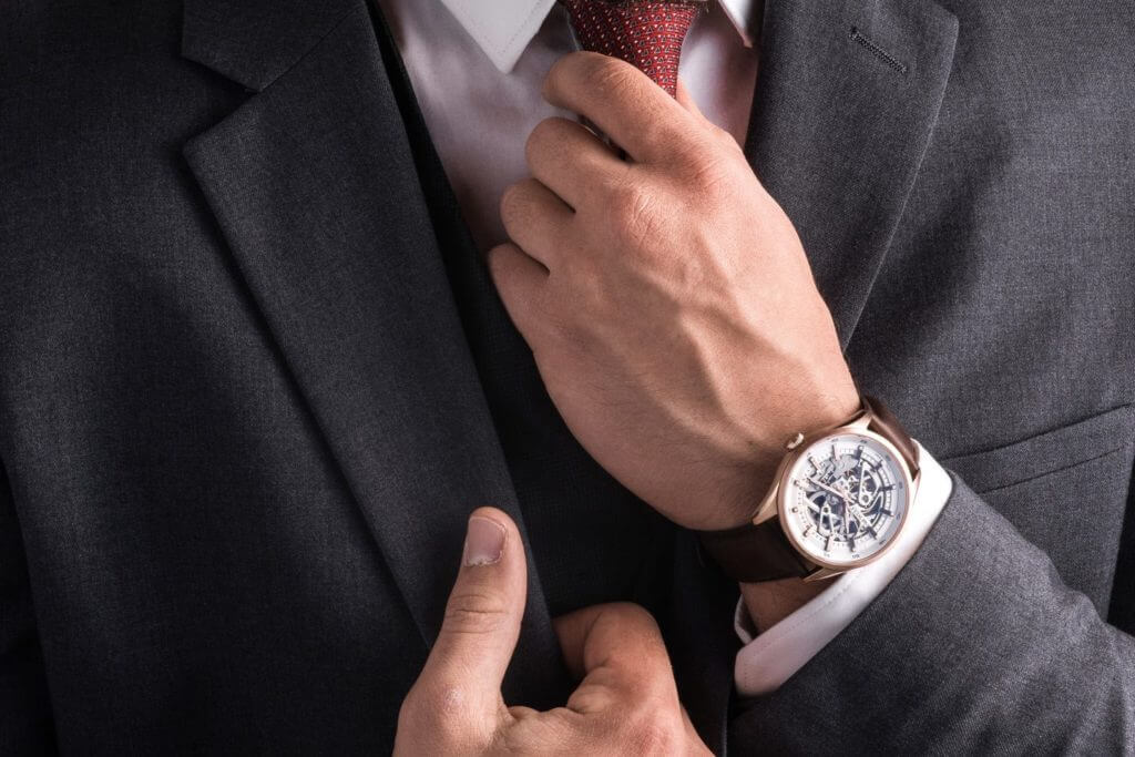 Watches to wear: Suits and Outfits color to wear with watches