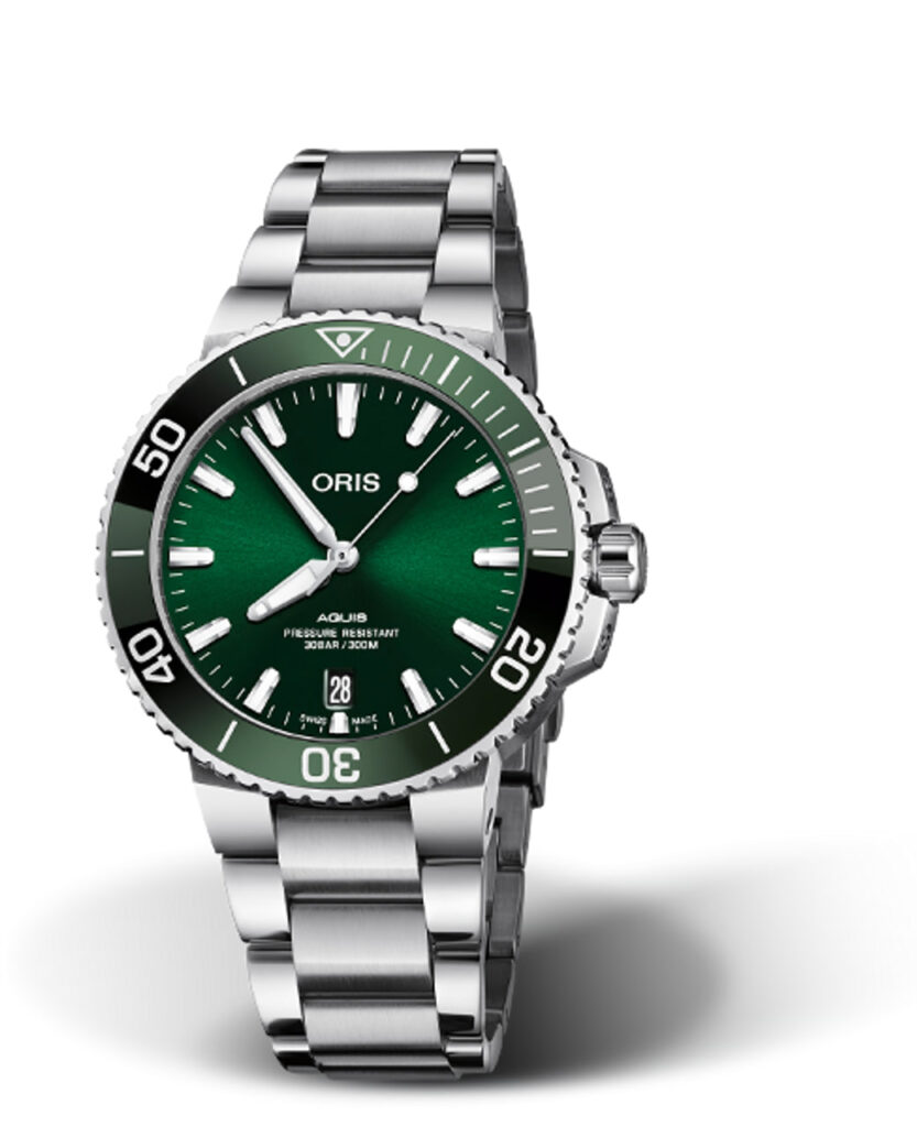 Oris Aquis Hulk (39.5mm) green dial